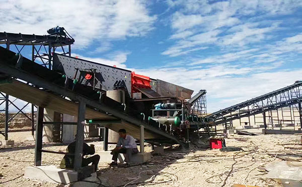 移動(dòng)碎石機(jī)械設(shè)備